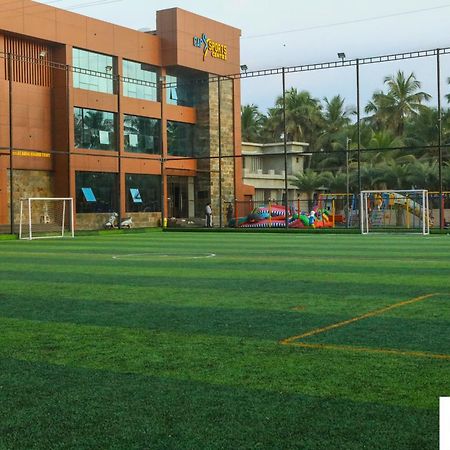 ホテル Cap Sports Center Nīleshwar エクステリア 写真
