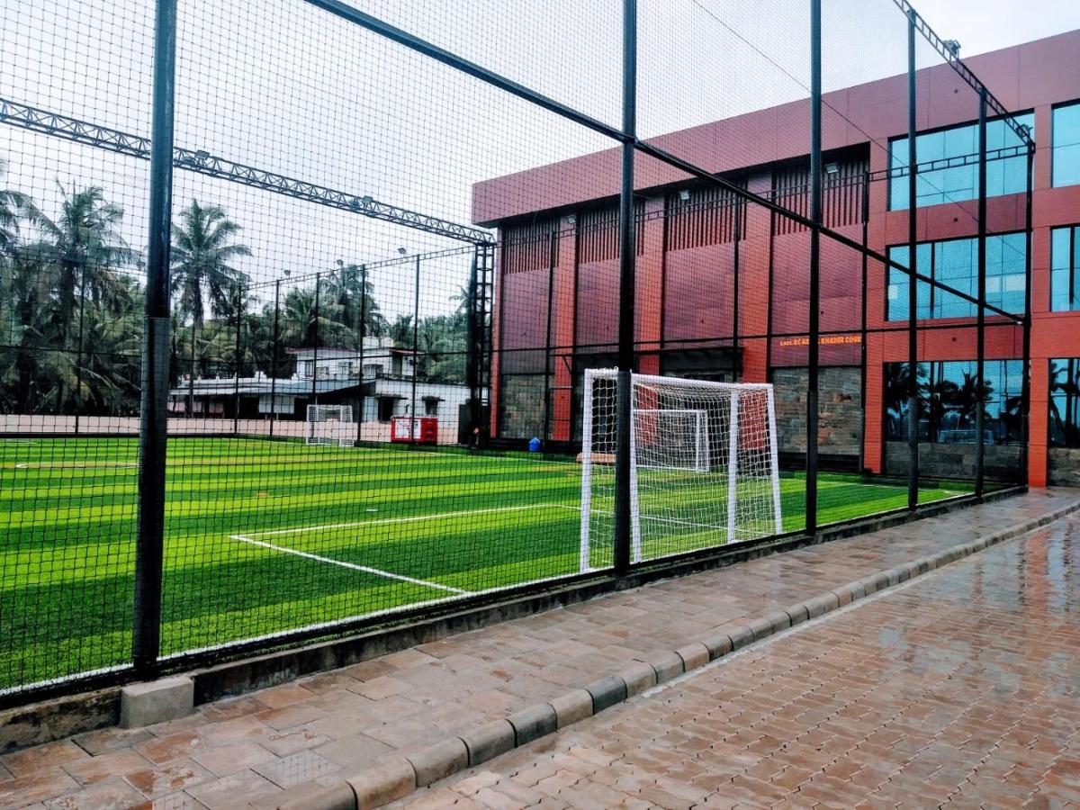 ホテル Cap Sports Center Nīleshwar エクステリア 写真