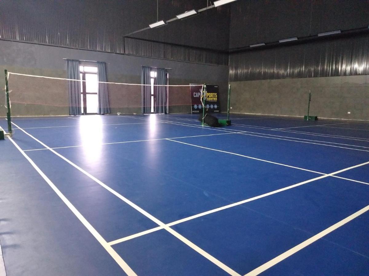 ホテル Cap Sports Center Nīleshwar エクステリア 写真